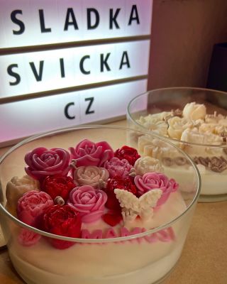 🕯️Ten pocit, když jsou svíčky hotové a čekají na balení mám ráda ze všeho nejvíce ❤️ měly by si před expedicí minimálně...