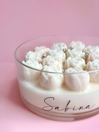 V jednoduchosti je krása 🤍 #svicka #sojovesvicky #narozeniny #darek #ceskatvorba #autorskatvorba #lokalnitvorba #gravirovani