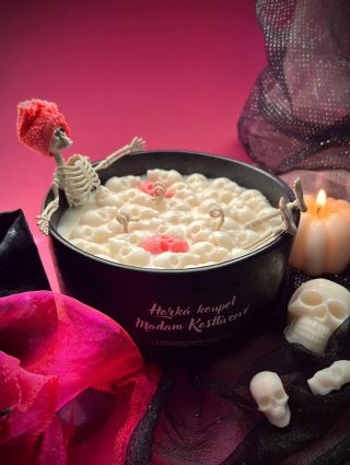 Podzimní kolekce Sweet Halloween 🖤 Jak se Vám líbí? 🥰 najdete ji na e-shopu ✨ #svicky #sojovesvicky #podzim #halloween...