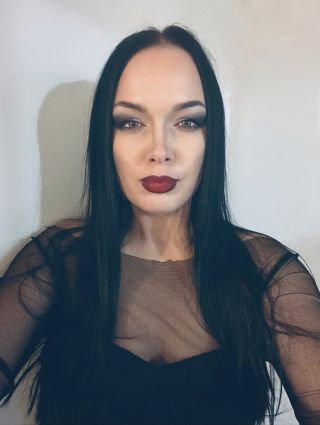 Tímto uzavírám podzim a spouštím Vánoce 🖤 Ještě pár posledních střípků z: 1) Halloweenu jako Morticie Addamsová 2) V.I.P....